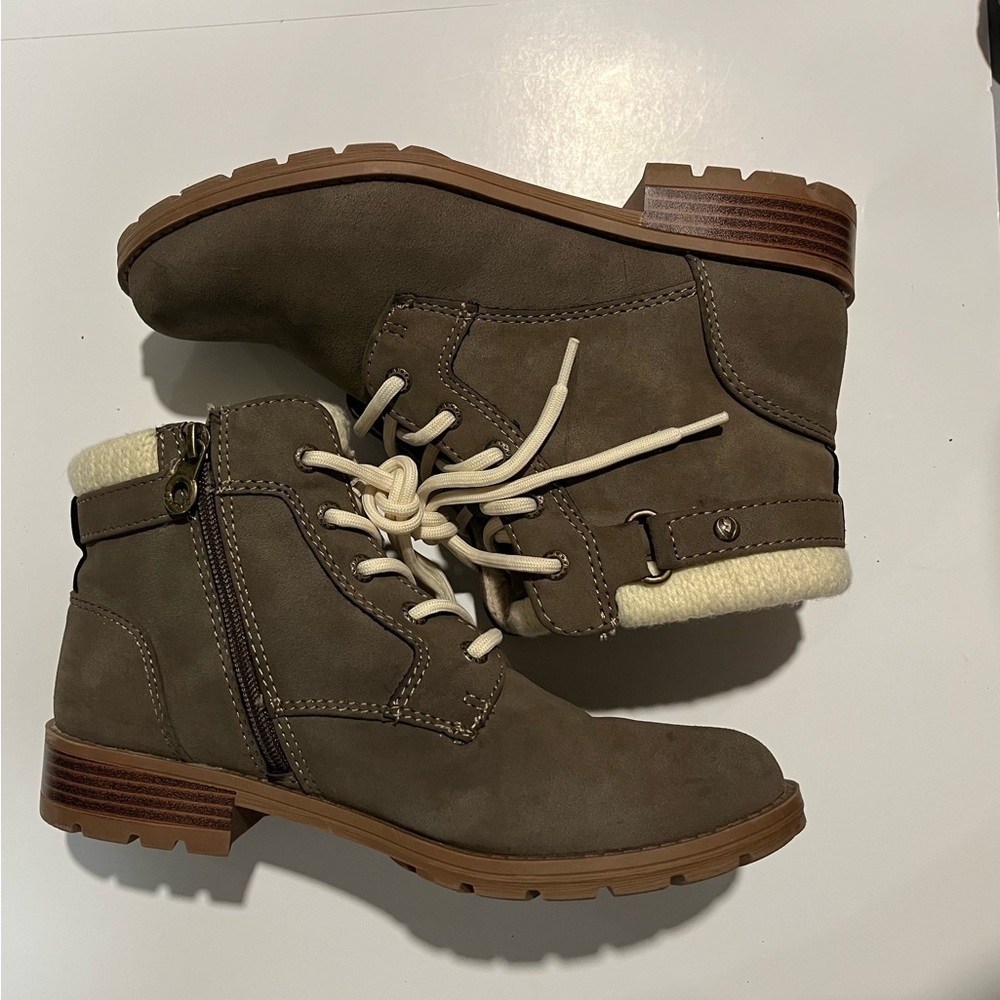 Rugged Brown and Cream Ankle Booties with Cozy Lining - Picture 2 of 8